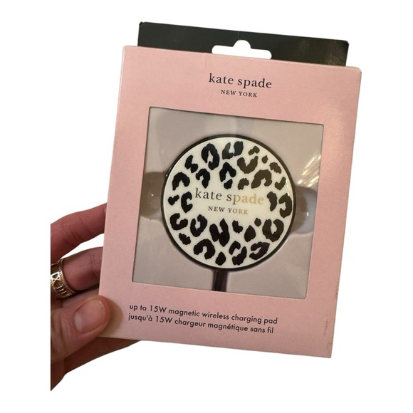 KATE SPADE PHONE CHARGING PAD 15W WIRELESS  MAGSAFE LEOPARD ROUND - NIB - Picture 1 of 2